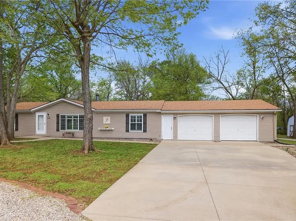 9 Poplar Ln, Linn Valley, KS 66040