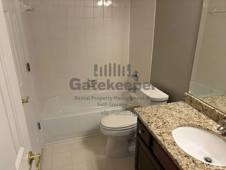 208 Lenox Dr — Photo 14