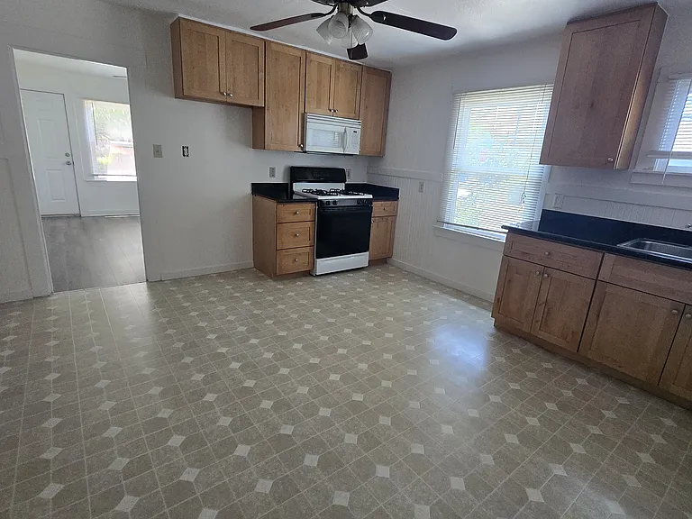 801 McConnell Ave — Photo 3