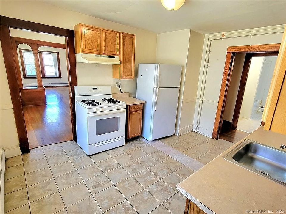 70 Monroe St, New Britain, CT 06051 Zillow