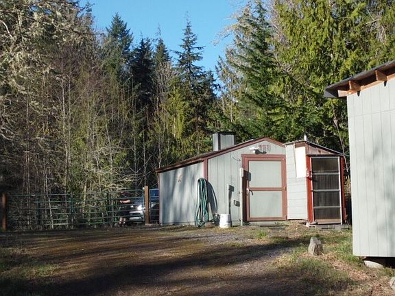 2nd image of 445 Watershed Road