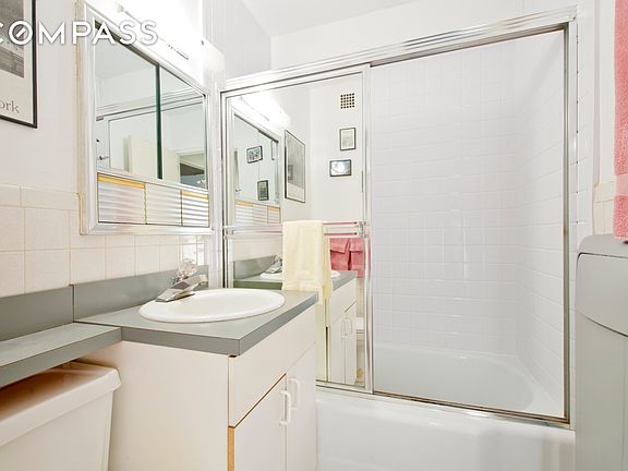 5th image of 10 W 15th St APT 718