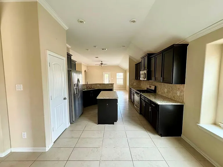 11015 Walts Run Ln — Photo 7