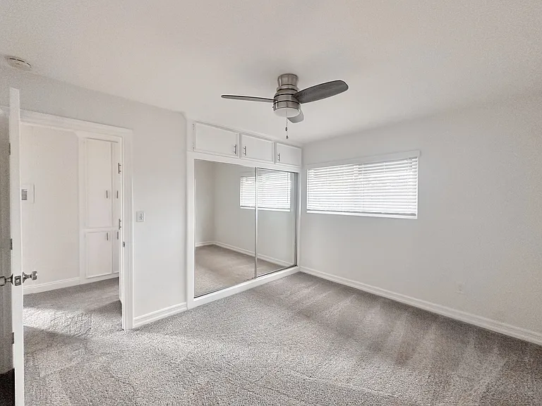 1008 Georgia St #203 — Photo 3