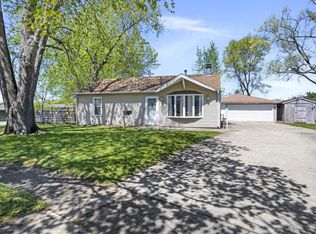 1154 Burry Ct, Crest Hill, IL 60403