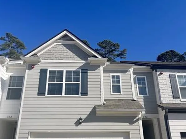 726 Woodstock Grove Dr, Woodstock, GA 30188