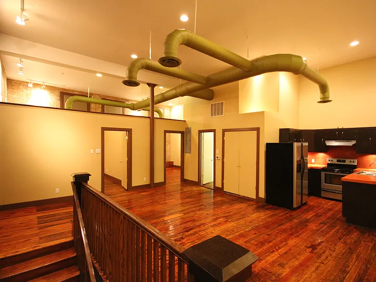 321 S Flores St #102 — Photo 14