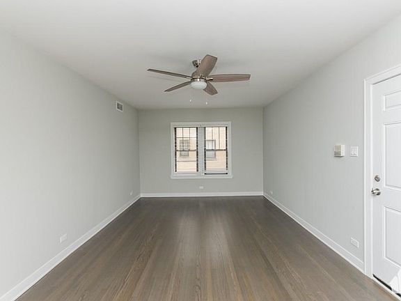 3rd image of 1940 W Wilson Ave #1O
