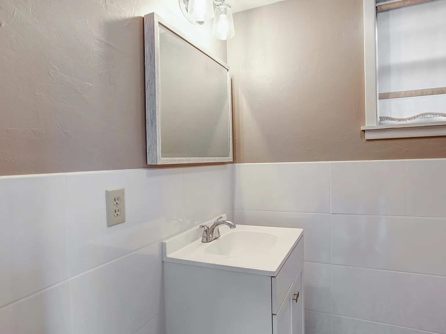 2 bed, 1136 sqft, $2,600 — Photo 2