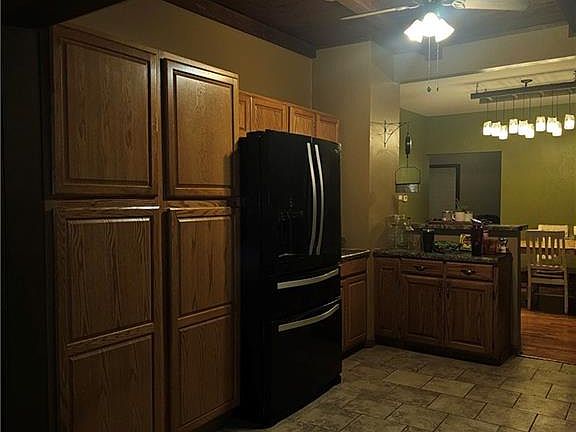 4th image of 312 Main St