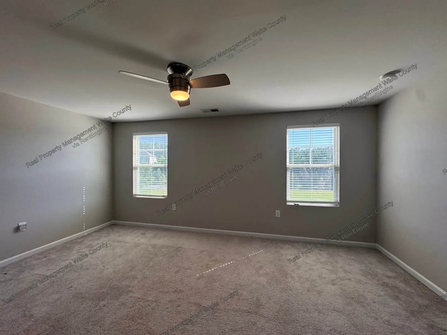 3 bed, 2.0 bath, 1924 sqft, $1,995 — Photo 4