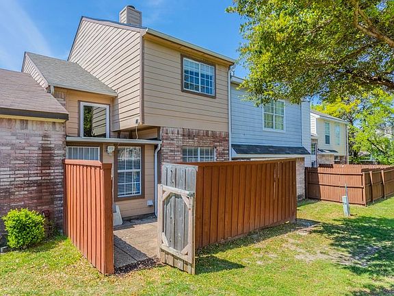 3rd image of 3820 Pickett Pl