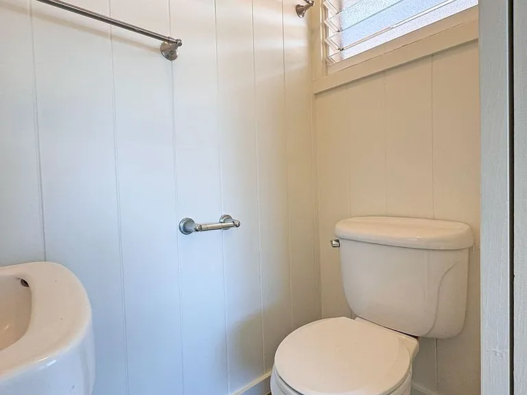 1220 Center St #B — Photo 7