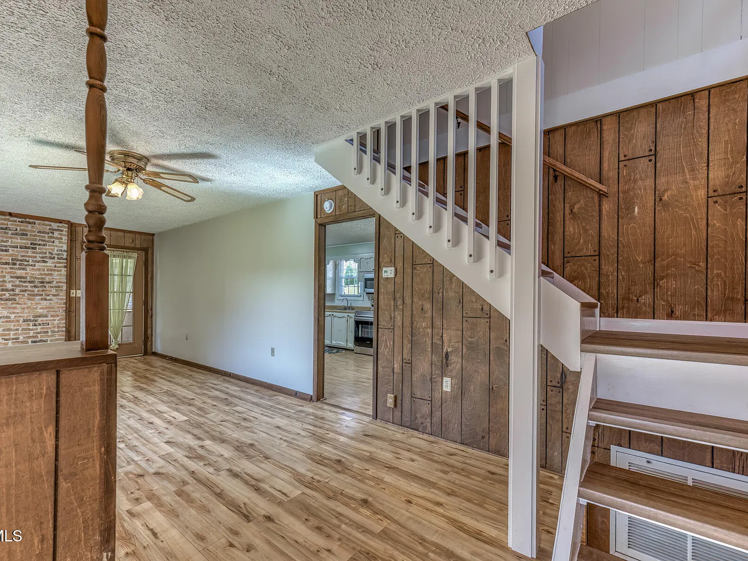 2 bed, 1904 sqft, $1,900 — Photo 4
