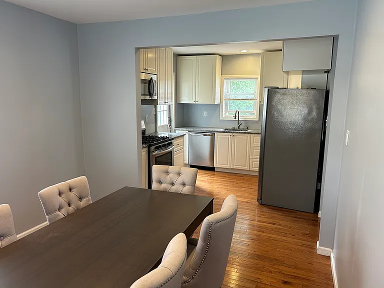 328 Union Ave — Photo 4