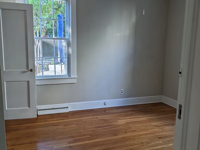 209 E Faris Rd — Photo 26