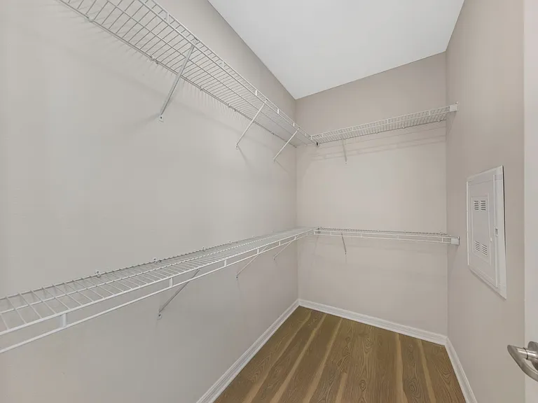 Everest Largo Apartments — Photo 62