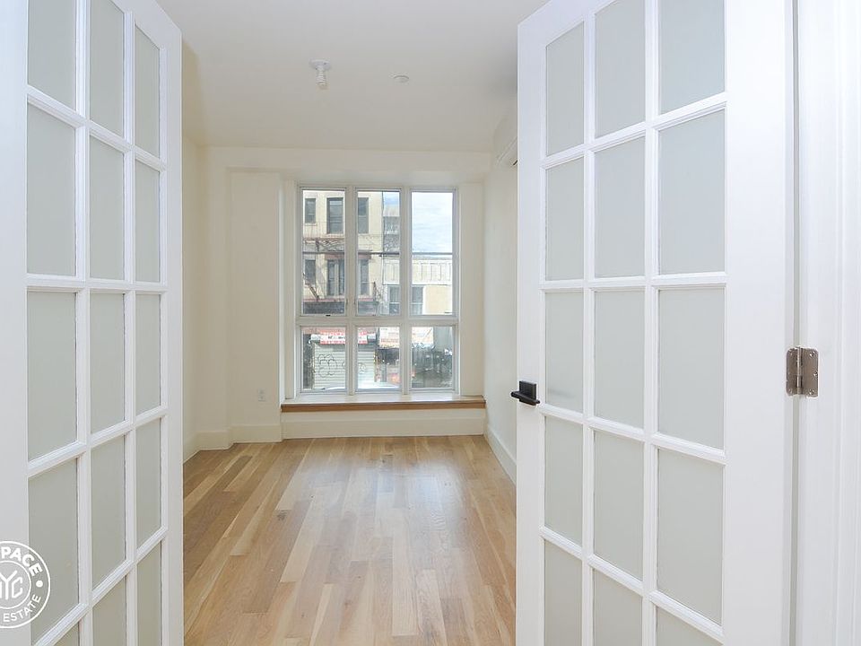 1st image of 830 Saint Johns Pl #3E