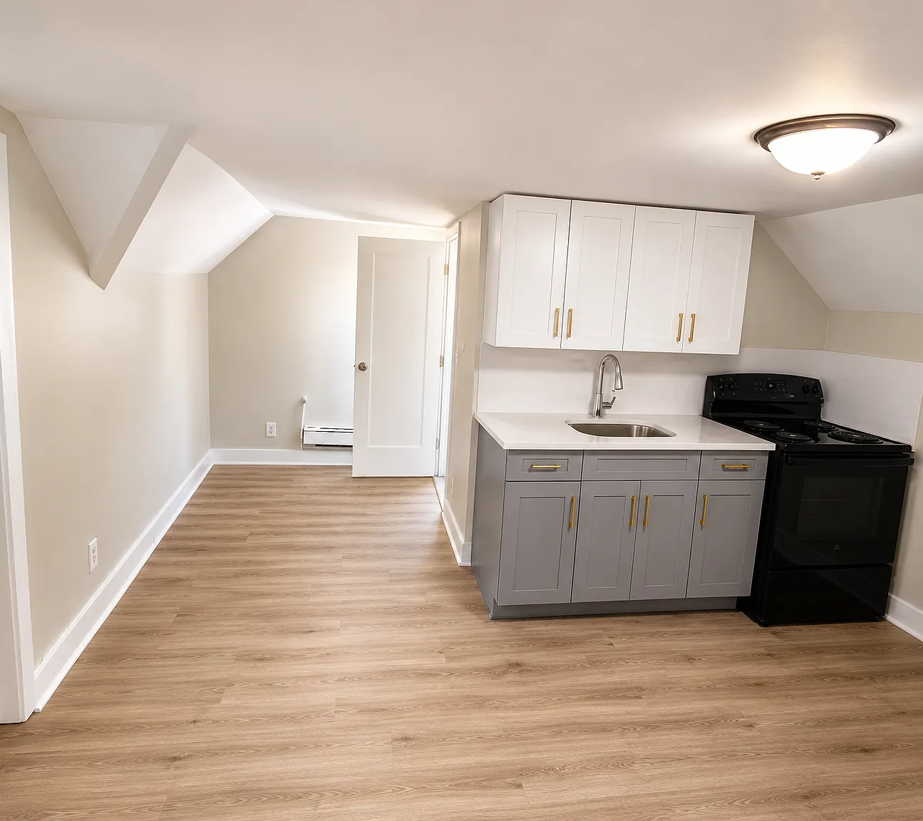 4 bed, 1.5 bath, 950 sqft, $2,495 — Photo 1
