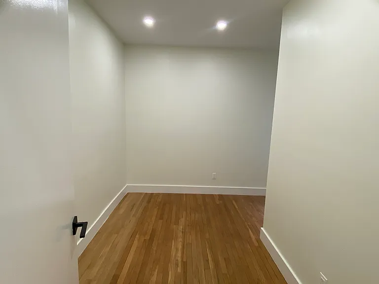 448 W 57th St #4B — Photo 6