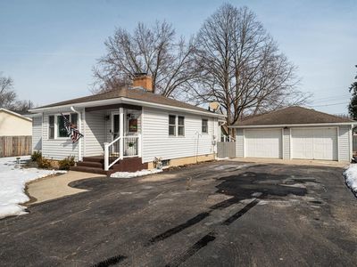 808 Manor DRIVE, Silver Lake, WI, 53170