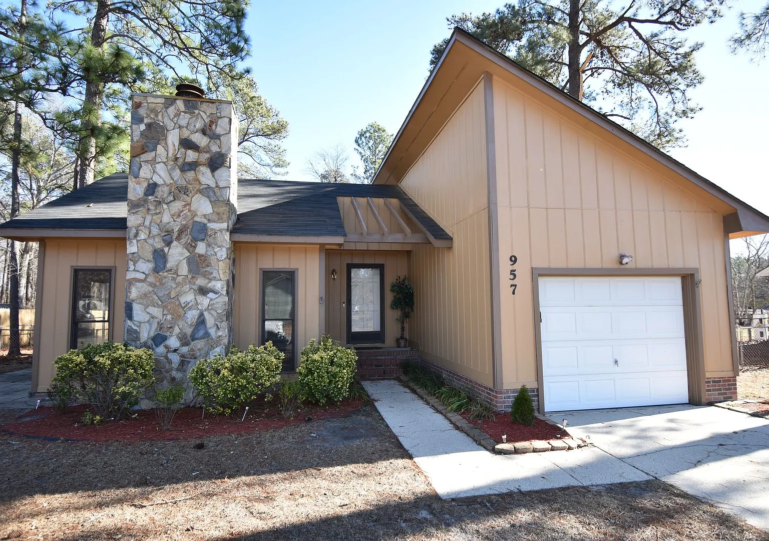 Coming Soon: 3 Bedroom 2 Bath Home (Pets Considered) — Photo 3