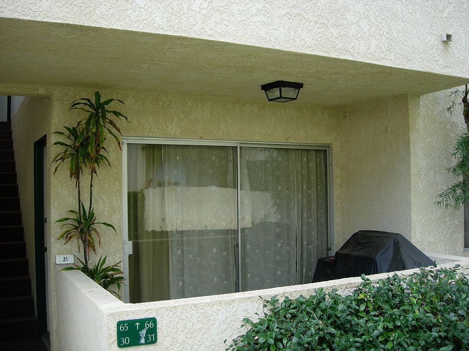 1st image of 5328 Newcastle Ave Unit 31