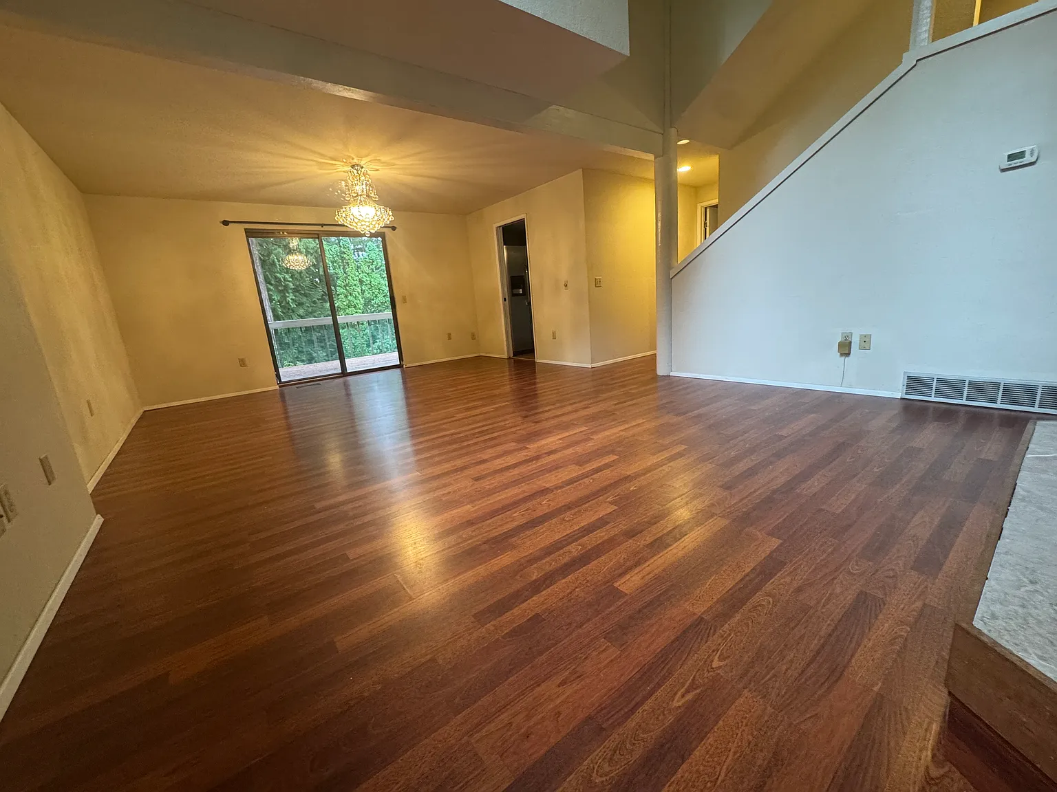 4 bed, 2.5 bath, 1920 sqft, $3,700 — Photo 4