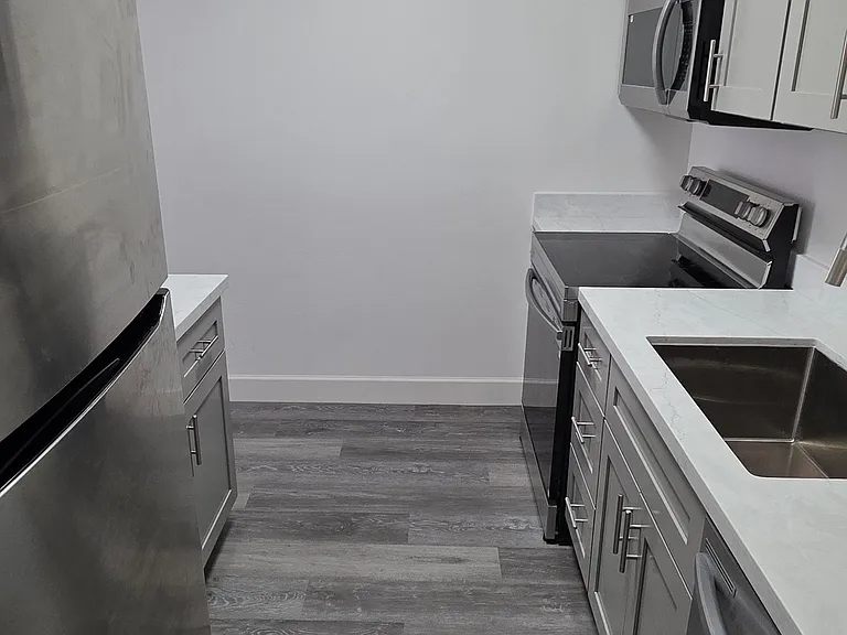 1427 Floribunda Ave #106 — Photo 4