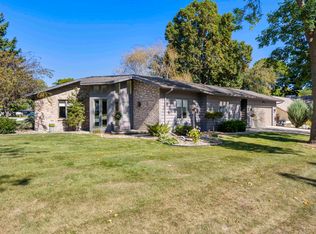 524 Riford Rd, Neenah, WI 54956