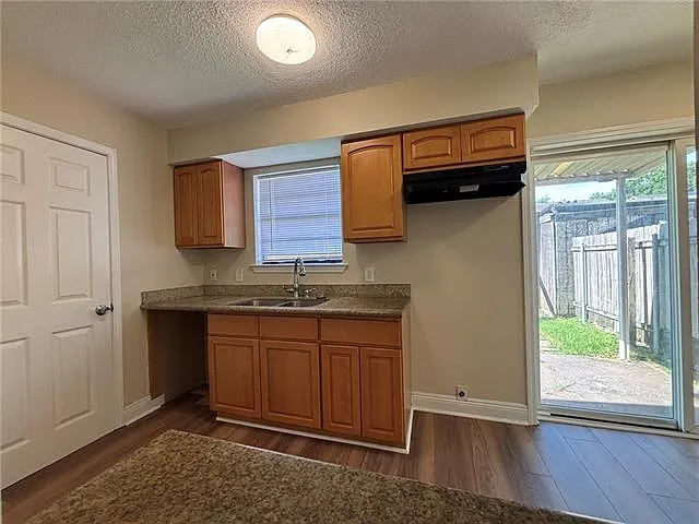 2332 Oxford Pl — Photo 11