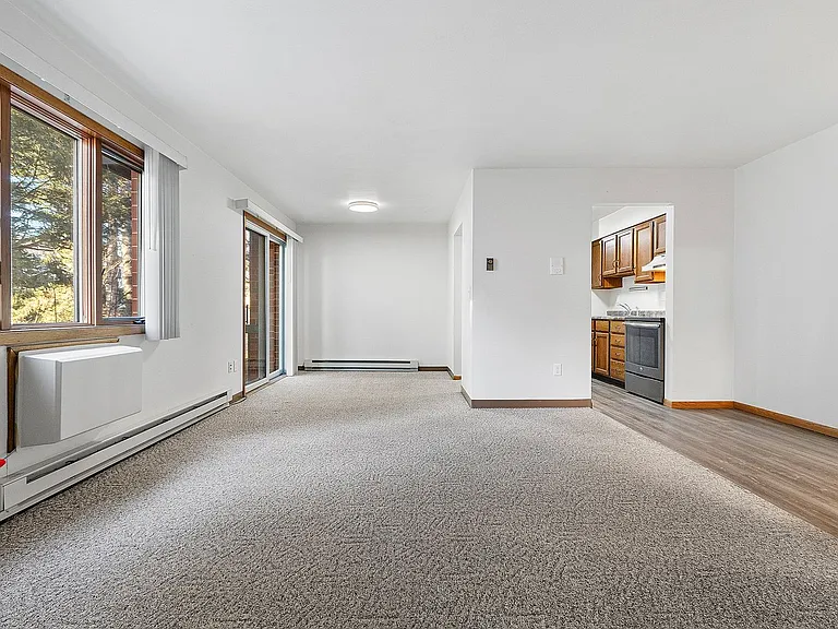 East Shore Apartments — Photo 3