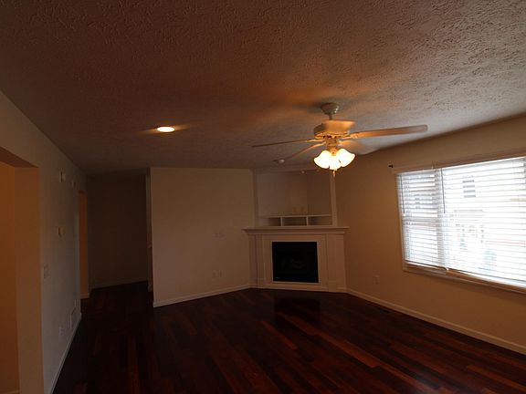 2nd image of 253 Palisades Dr
