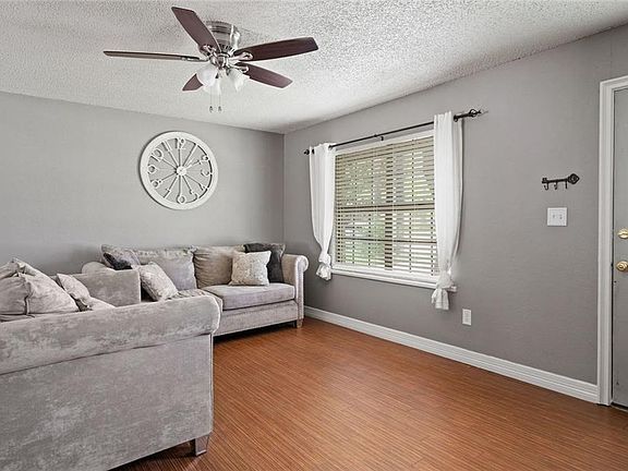 5th image of 1415 Lakeview Dr