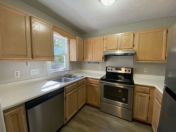 4th image of 3310 Melba Dr