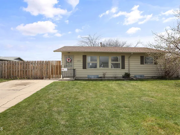 1223 13th Ave W, Williston, ND 58801