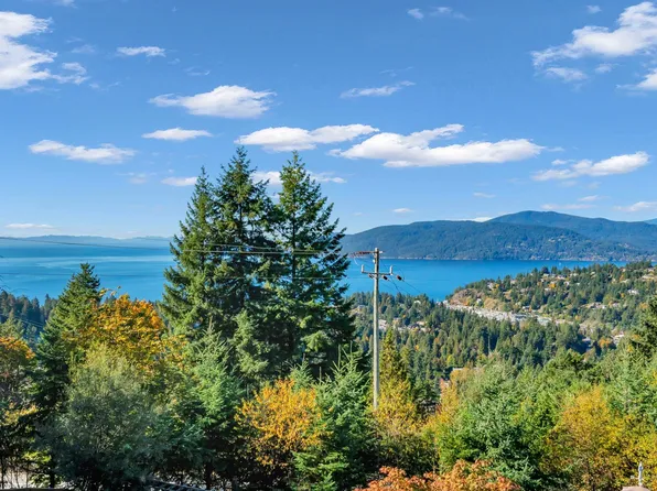 4673 Woodburn Rd, West Vancouver, BC V7S 2W7