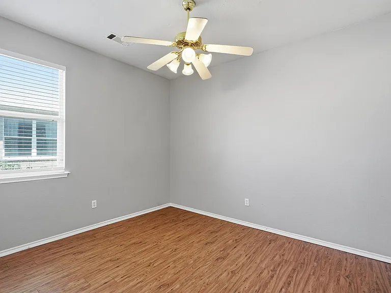 1113 Beaverwood Ln — Photo 14