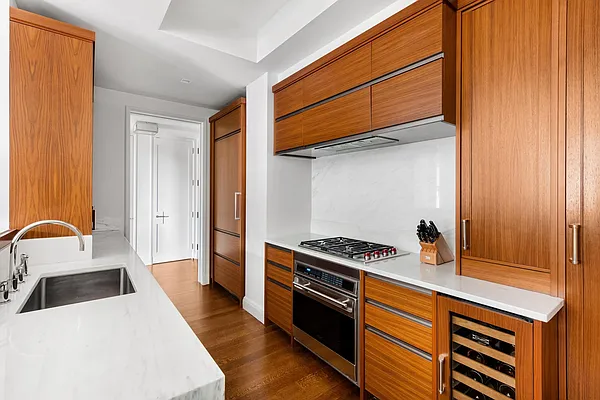 Rented by Douglas Elliman | media 24
