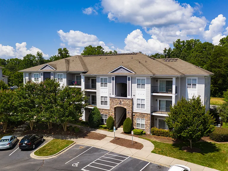 Avana Lake Norman — Photo 32