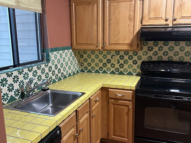 3280 47th St #102B — Photo 3