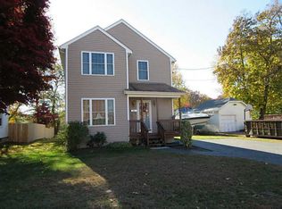 61 Metropolitan Ave, Cranston, RI 02920