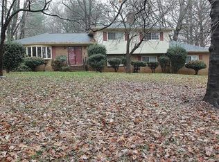 6041 Sierra Dr, Charlotte, NC 28216