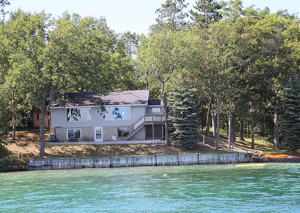 1st image of 10107 Clear Lake Dr
