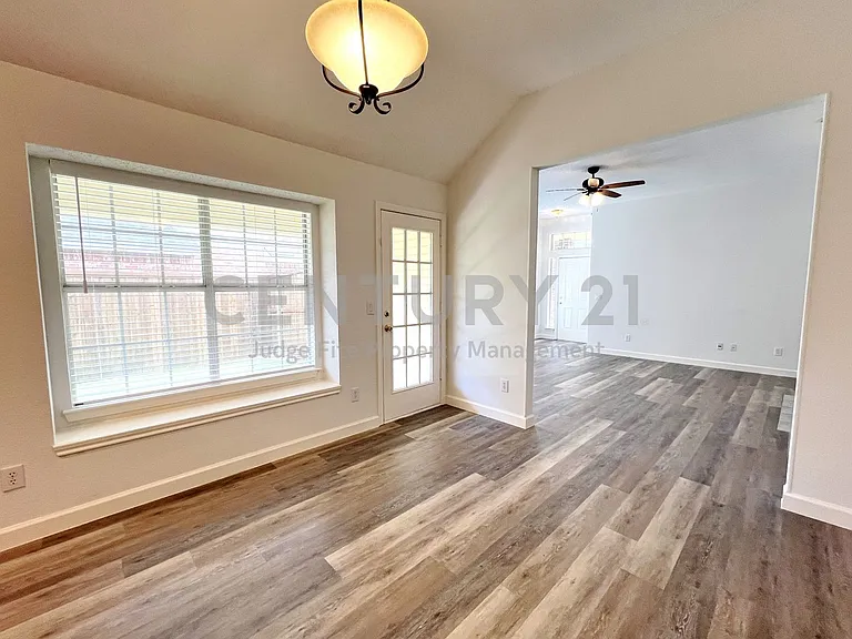 7800 Lancelot Rd — Photo 10