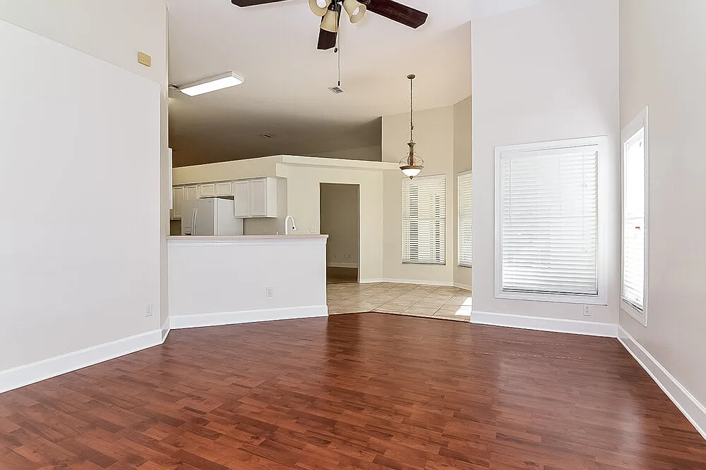 4 bed, 2.0 bath, 2066 sqft, $2,675 — Photo 3