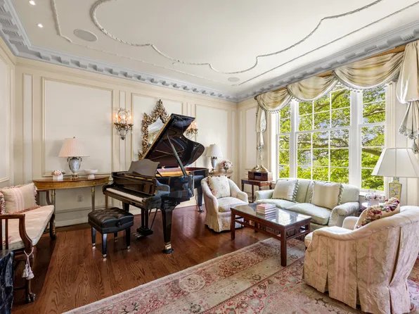 6 Sutton Square image 5 of 21