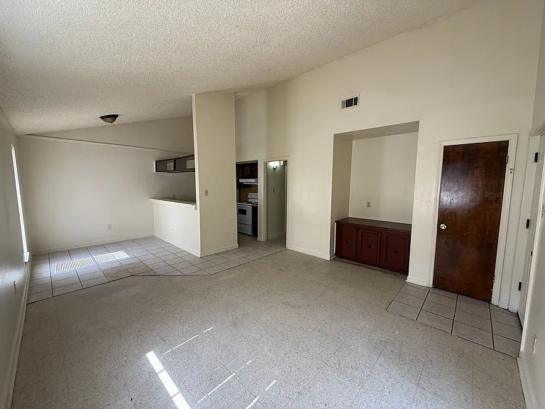8714 Gsri Ave — Photo 1