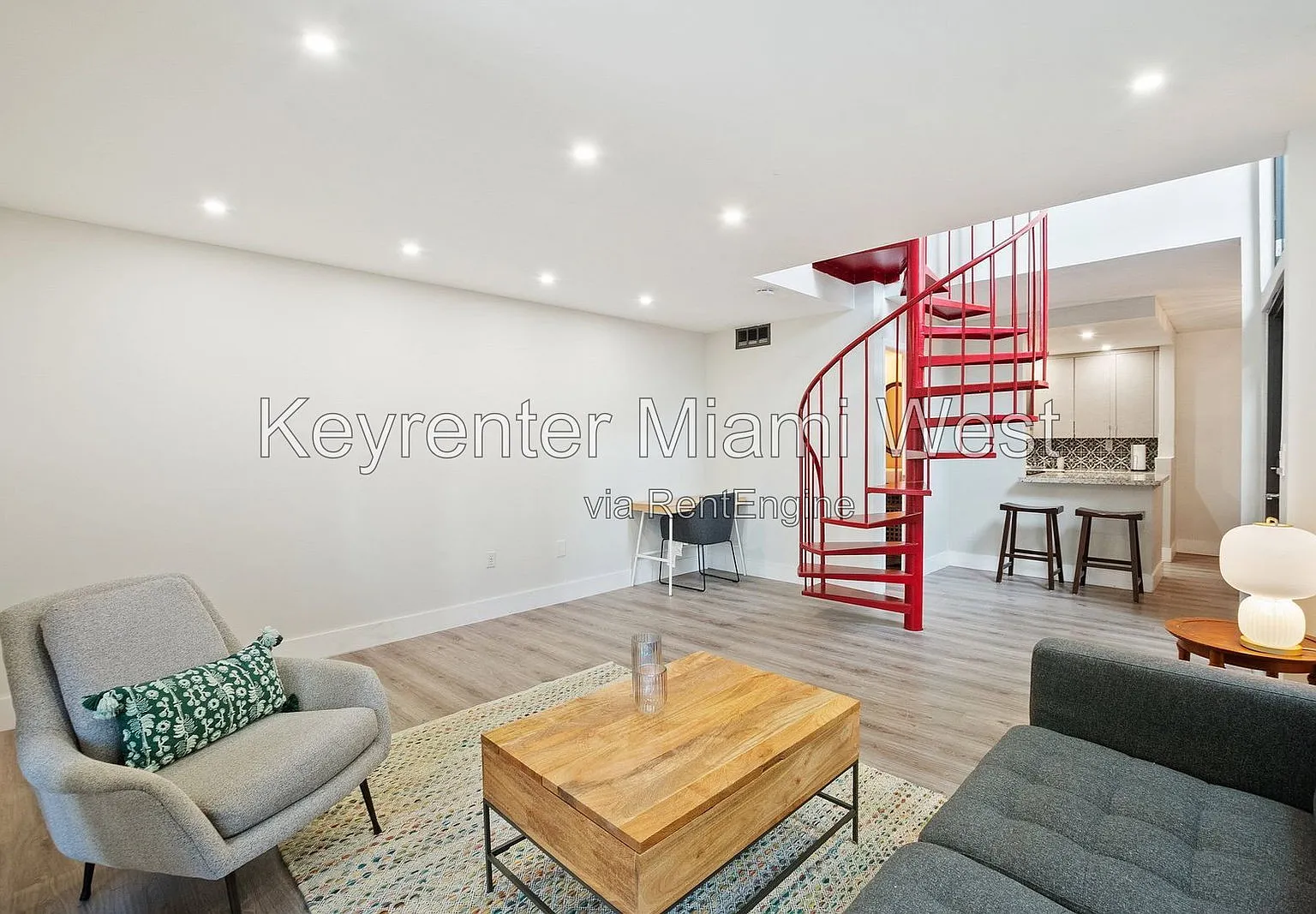 2 bed, 2.0 bath, 1200 sqft, $4,000 — Photo 4
