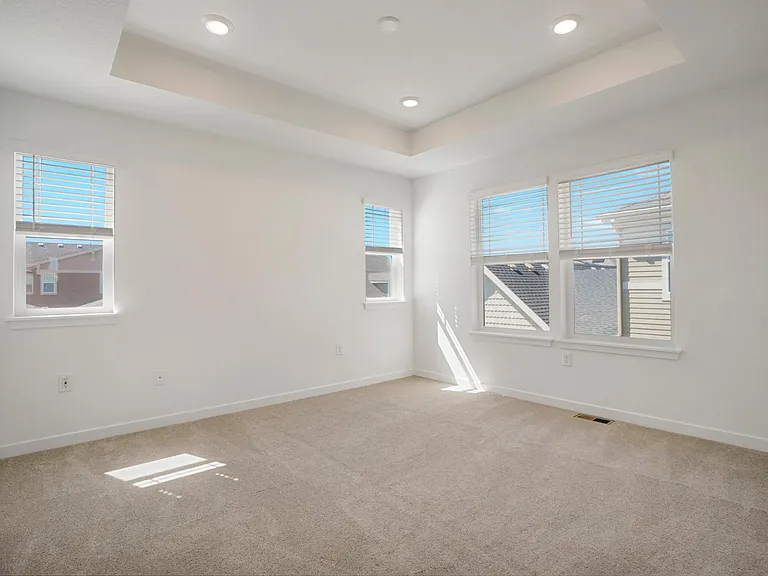 1564 Burke Aly — Photo 15